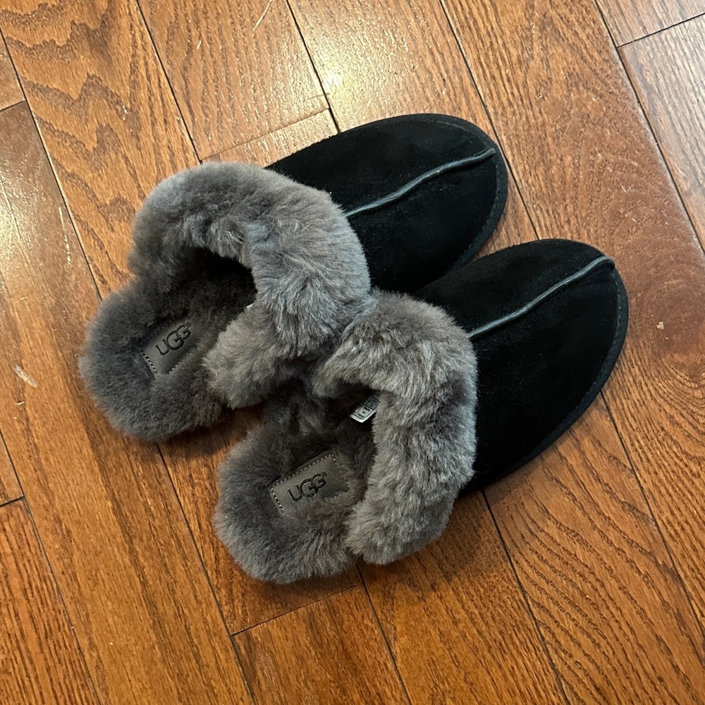 UGG Black Slippers with Gray Fur Lining